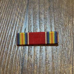 WW2 ribbon pin